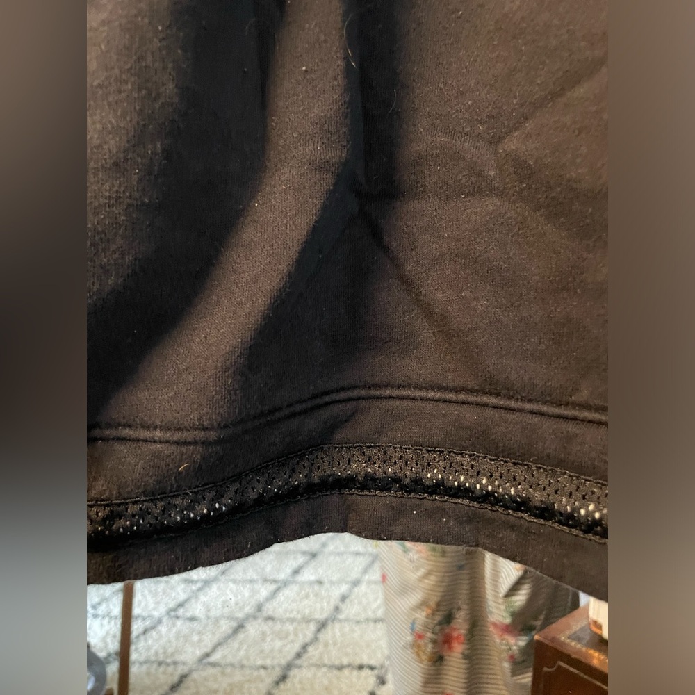 Under Armour Women’s Black Cropped Sweatshirt with Drawstring Loose Style - Picture 4 of 6